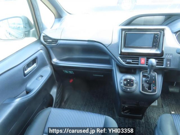 Used 2015 AT toyota noah ZRR85W Image[23]