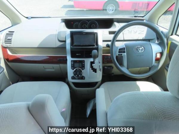 Used 2010 AT toyota noah ZRR70G Image[23]