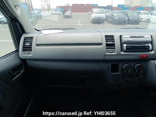 Used 2005 AT toyota regiusace-van KDH205V Image[17]
