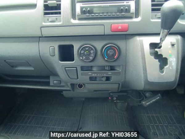 Used 2005 AT toyota regiusace-van KDH205V Image[18]