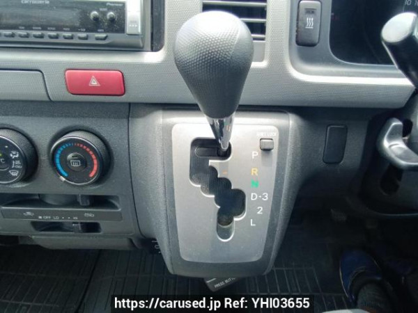 Used 2005 AT toyota regiusace-van KDH205V Image[22]