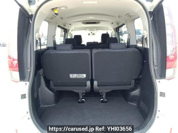 Used 2015 AT toyota noah ZRR80G Image[8]