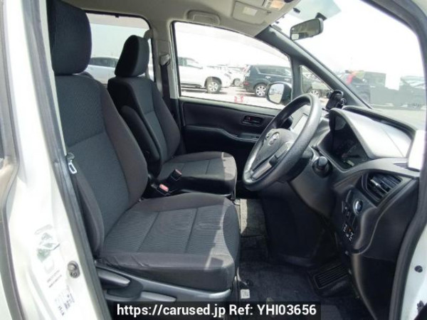 Used 2015 AT toyota noah ZRR80G Image[12]