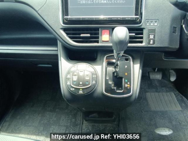 Used 2015 AT toyota noah ZRR80G Image[19]