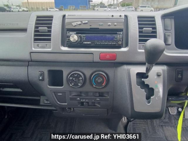 Used 2005 AT toyota regiusace-van KDH205V Image[18]