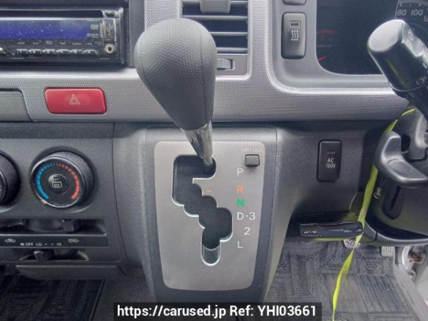 Used 2005 AT toyota regiusace-van KDH205V Image[22]