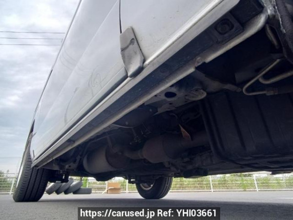 Used 2005 AT toyota regiusace-van KDH205V Image[34]