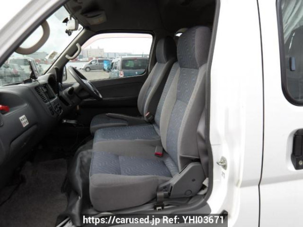 Used 2004 AT nissan caravan-bus DWGE25 Image[16]