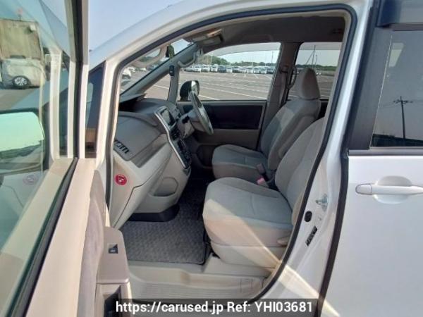 Used 2009 AT toyota noah ZRR75G Image[13]