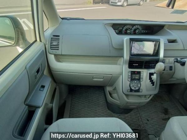 Used 2009 AT toyota noah ZRR75G Image[18]