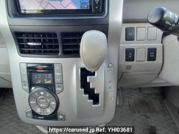 Used 2009 AT toyota noah ZRR75G Image[22]