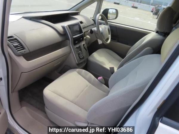 Used 2007 AT toyota noah ZRR70G Image[14]