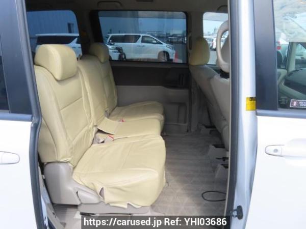 Used 2007 AT toyota noah ZRR70G Image[16]