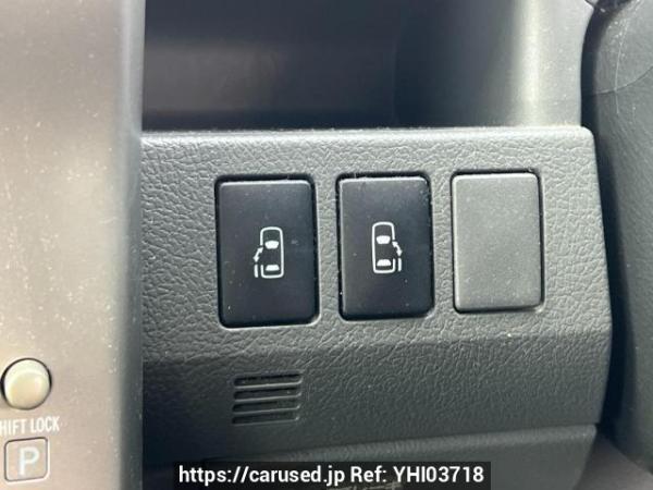 Used 2009 AT toyota voxy ZRR70G Image[17]