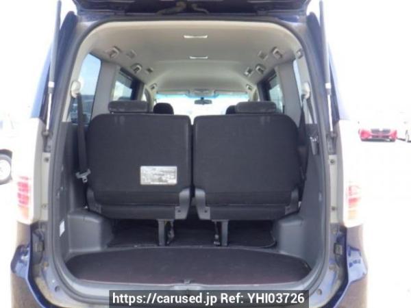 Used 2007 AT toyota noah ZRR75G Image[8]