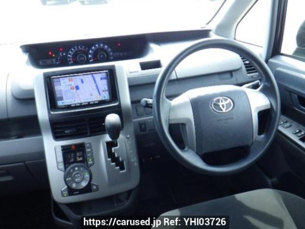 Used 2007 AT toyota noah ZRR75G Image[19]
