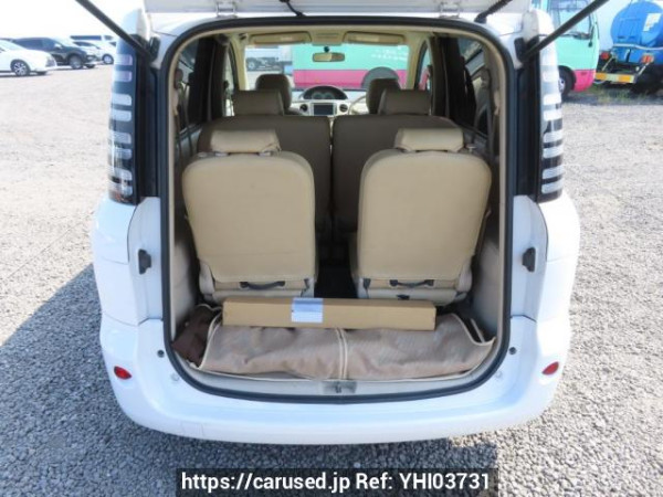 Used 2004 AT toyota sienta NCP81G Image[8]