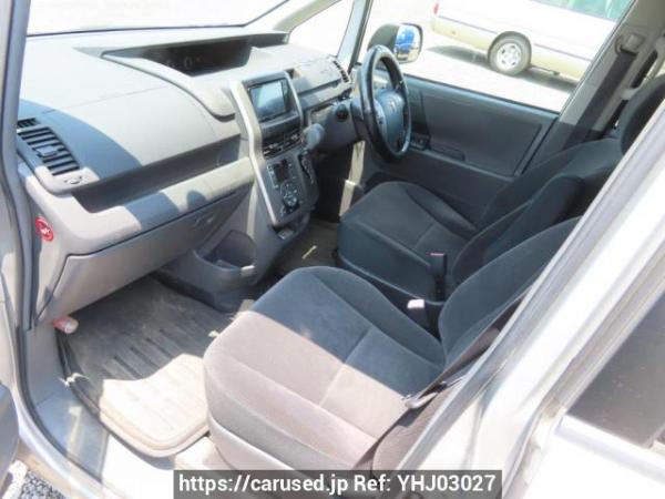 Used 2009 AT toyota noah ZRR70G Image[12]