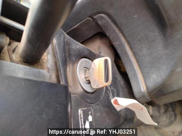 Used 2003 MT isuzu juston NRR35C3 Image[25]