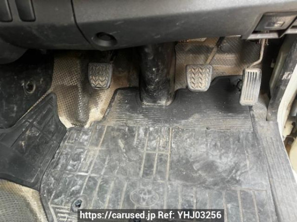 Used 2005 MT toyota hiace-van KDH205V Image[12]