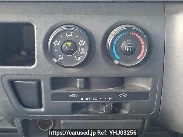 Used 2005 MT toyota hiace-van KDH205V Image[20]