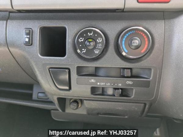 Used 2004 AT toyota hiace-van KDH205K Image[21]