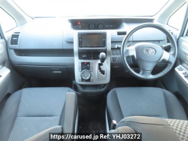 Used 2007 AT toyota noah ZRR70W Image[23]