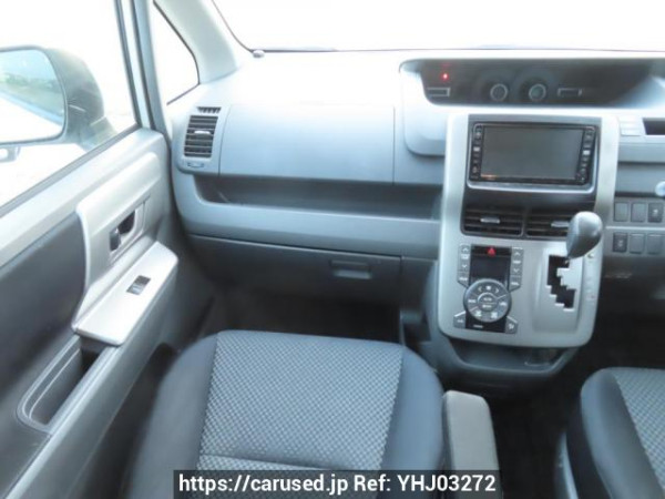 Used 2007 AT toyota noah ZRR70W Image[24]