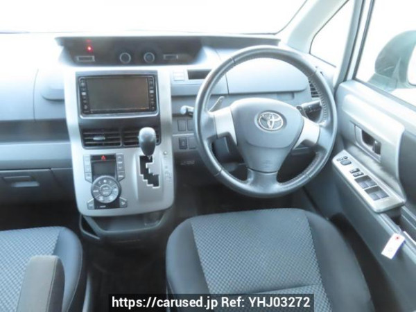Used 2007 AT toyota noah ZRR70W Image[25]