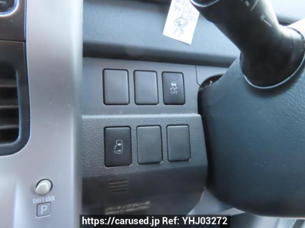 Used 2007 AT toyota noah ZRR70W Image[32]