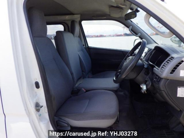 Used 2005 AT toyota regiusace-van KDH200V Image[14]