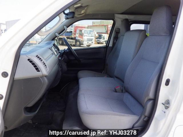 Used 2005 AT toyota regiusace-van KDH200V Image[15]