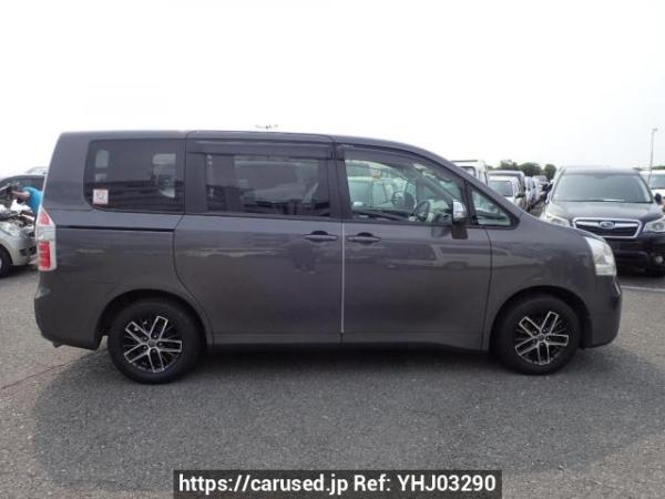 Used 2007 AT toyota noah ZRR70G Image[7]