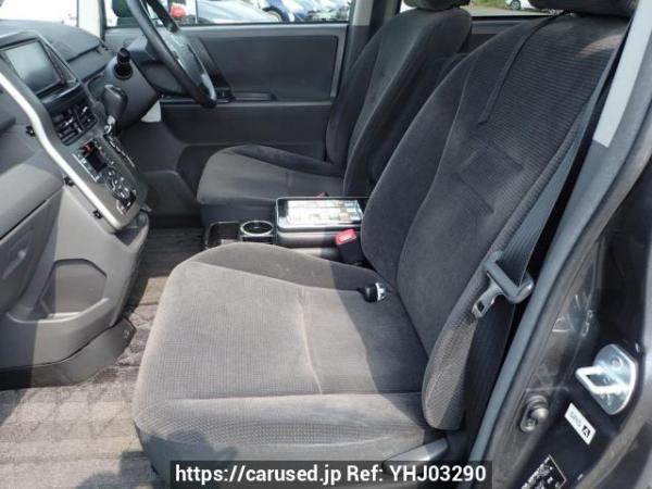 Used 2007 AT toyota noah ZRR70G Image[12]