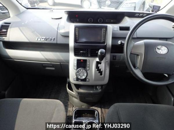 Used 2007 AT toyota noah ZRR70G Image[16]