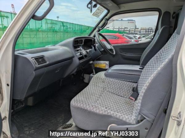 Used 2004 AT toyota regiusace-van TRH102V Image[10]