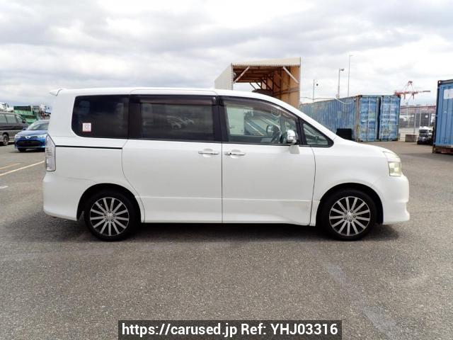 Buy Used 2009 Toyota Voxy ZRR70W (YHJ03316) - Carused.jp