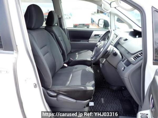 Used 2009 AT toyota voxy ZRR70W Image[12]