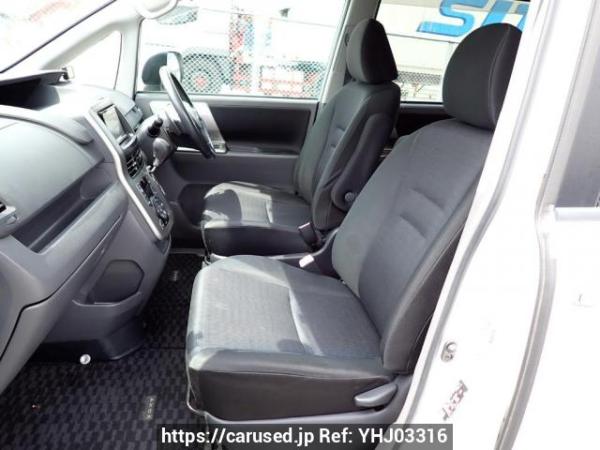 Used 2009 AT toyota voxy ZRR70W Image[13]