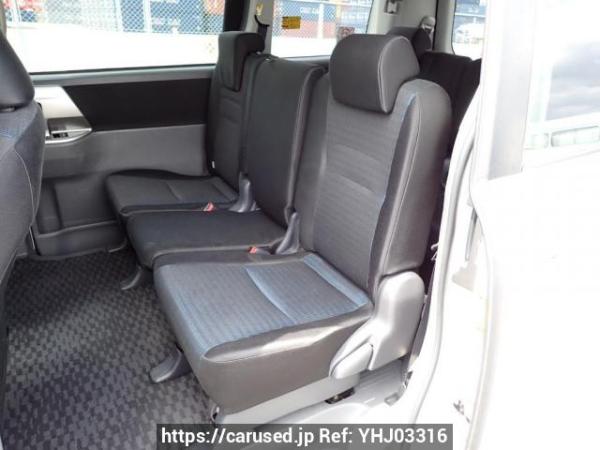 Used 2009 AT toyota voxy ZRR70W Image[15]