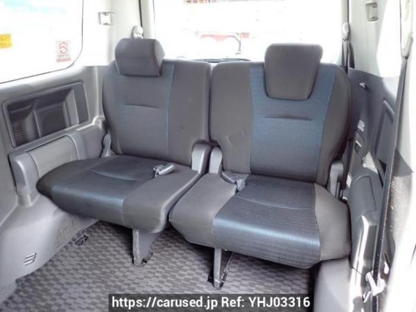 Used 2009 AT toyota voxy ZRR70W Image[16]