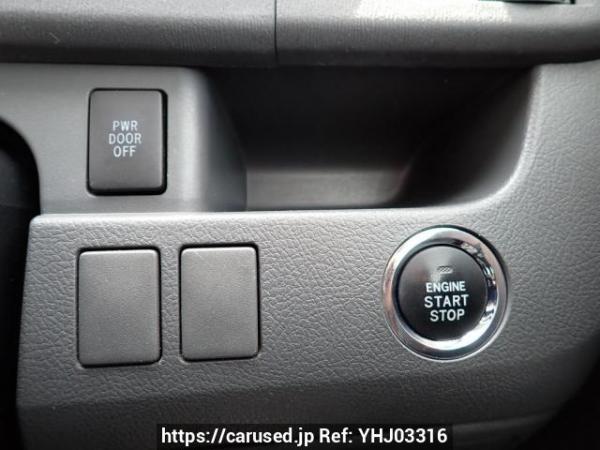 Used 2009 AT toyota voxy ZRR70W Image[26]