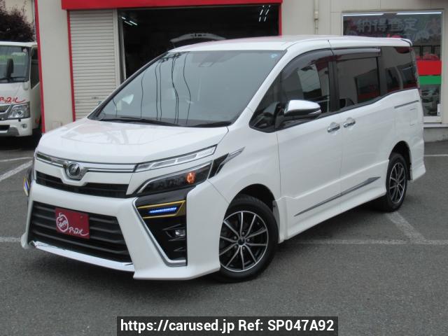 Buy Used 2018 Toyota Voxy ZRR85W (SP047A92) - Carused.jp