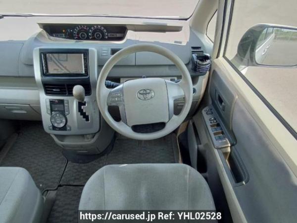 Used 2009 AT toyota noah ZRR70G Image[20]