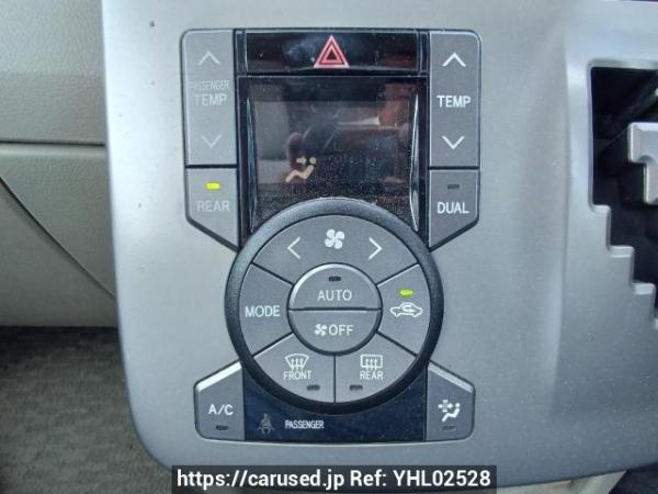 Used 2009 AT toyota noah ZRR70G Image[22]