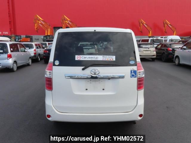 Buy Used 2009 Toyota Noah ZRR70G (YHM02572) - Carused.jp