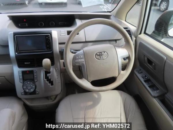 Used 2009 AT toyota noah ZRR70G Image[24]