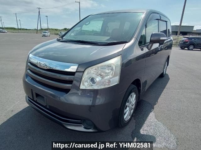 Buy Used 2009 Toyota Noah ZRR70G (YHM02581) - Carused.jp