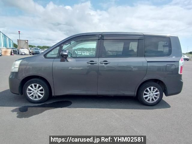 Buy Used 2009 Toyota Noah ZRR70G (YHM02581) - Carused.jp