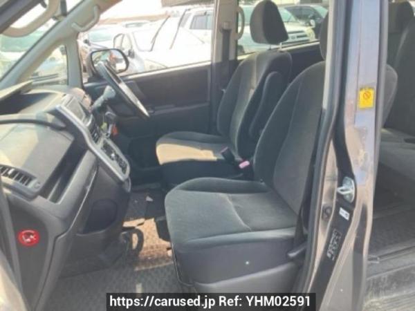 Used 2010 AT toyota voxy ZRR70G Image[12]